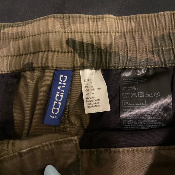 H&M Elasticated Cargo Trouser - Picture 5 of 9